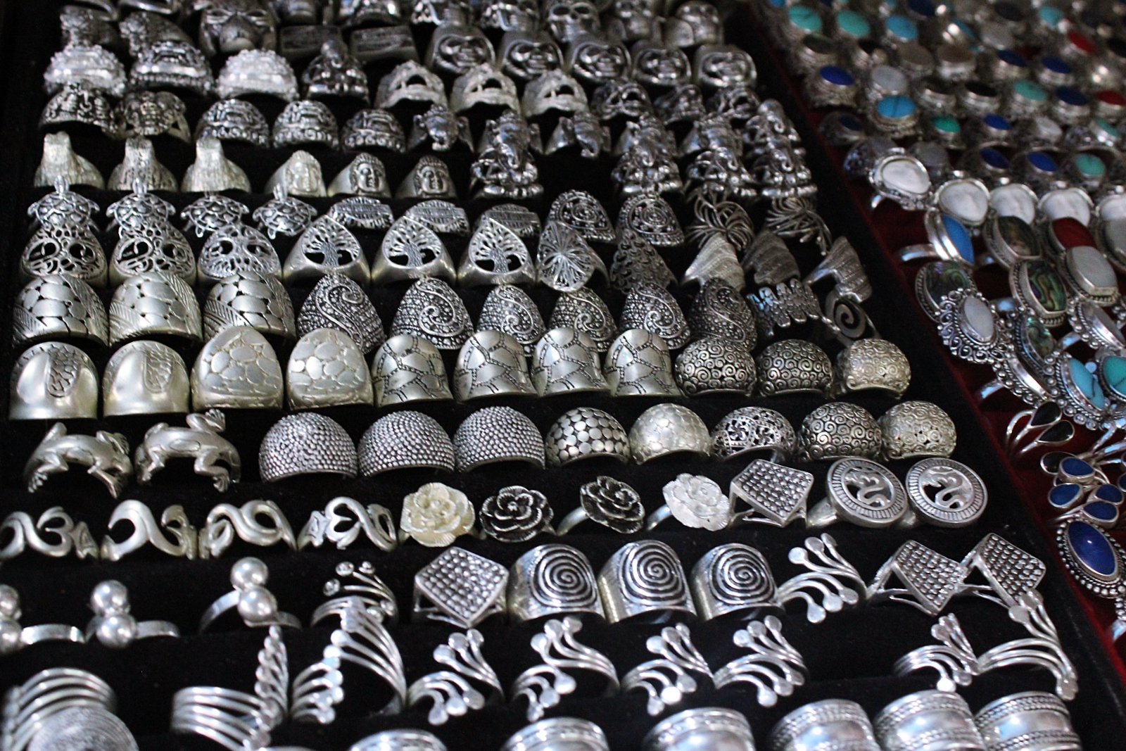 Ubud Art Market Silver