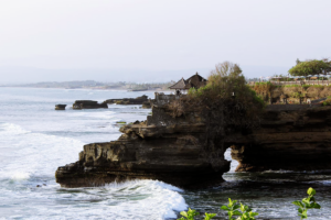 Batu Bolong Temple