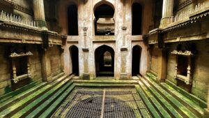 Adalaj Ni Vav Water